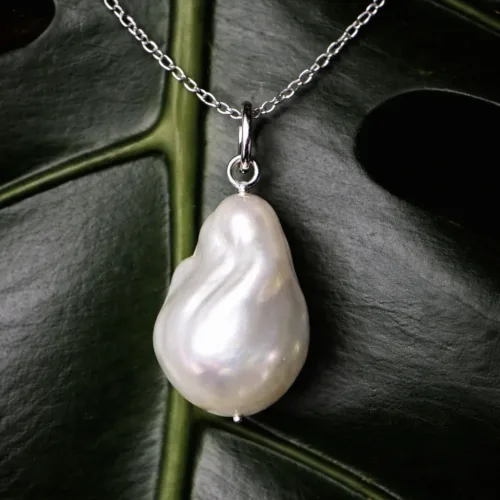 Milky Orbit Pearl Pendant
